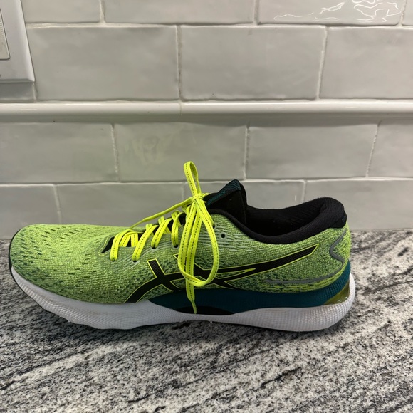 Men’s Asics Nimbus 24 Size 12 - Picture 8 of 10